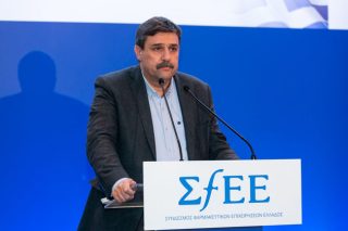 Αναζητούνται νέα «μείγματα» στην πολιτική για το φάρμακο