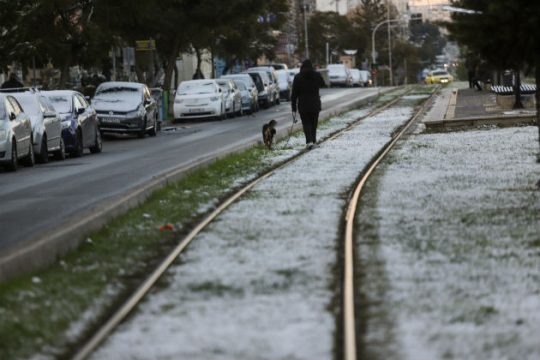 Μικροπροβλήματα στις συγκοινωνίες λόγω του χιονιά