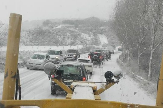 Κρήτη: Προβλήματα και κλειστά σχολεία από τον χιονιά