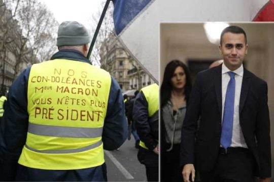 Καβγάς για τα «κίτρινα γιλέκα»
