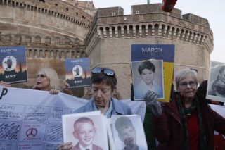 Η σύνοδος της ντροπής στο Βατικανό