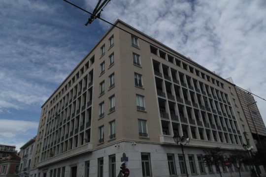 Λιτό, εντυπωσιακό στρατηγείο