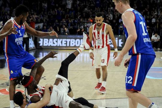 Αποχαιρέτησε την τετράδα