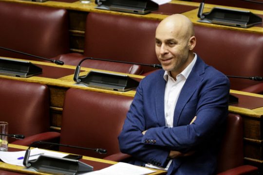 «Φαρμακερό» tweet Αμυρά κατά Θεοδωράκη