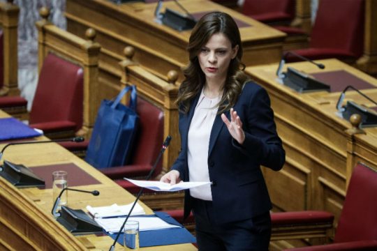 Αυστηρές συστάσεις προς βιομηχάνους για τις τριετίες