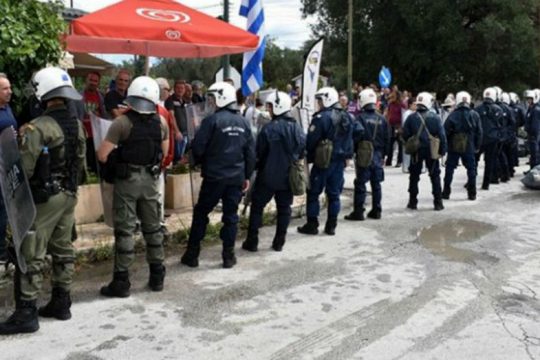 Ένας τραυματίας και επεισόδια στην αντιπεριφέρεια Κέρκυρας για τον ΧΥΤΥ Λευκίμμης