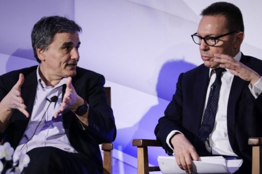 Συνάντηση Τσακαλώτου – Στουρνάρα για τα «κόκκινα» δάνεια