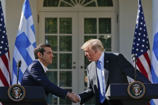 Συγχαρητήρια Τραμπ σε Τσίπρα- Ζάεφ για τις Πρέσπες