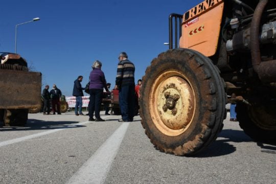 Συνέλευση οι αγρότες, πρόσκληση για συνάντηση το υπουργείο