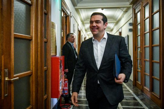 Μίνι ανασχηματισμός σε πέντε υπουργεία