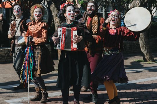 Τσικνοπέμπτη με παραδοσιακά δρώμενα στο κέντρο της Αθήνας