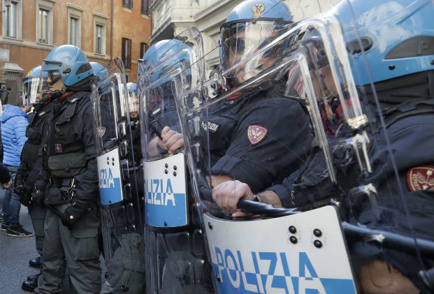 Επεισόδια μετά την εκκένωση κατάληψης στο Τορίνο