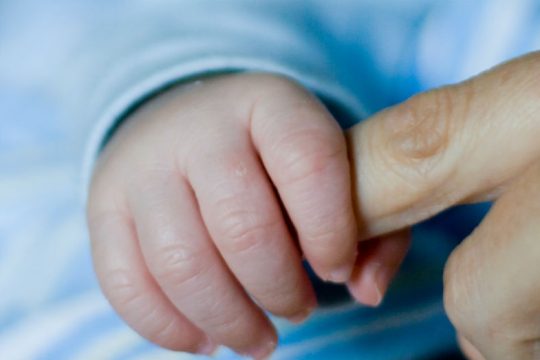 Το μικρότερο μωρό του κόσμου γεννήθηκε λιγότερο από 300 γραμμάρια