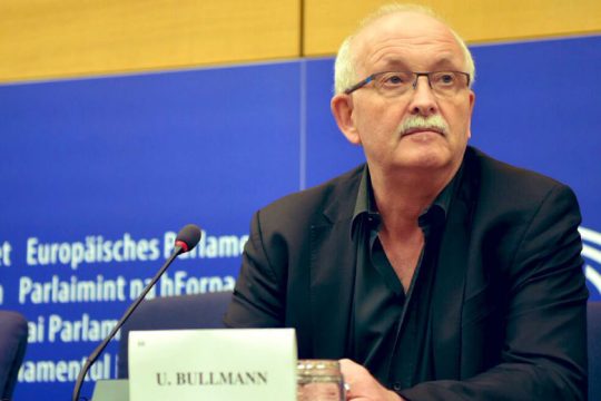 Μπούλμαν σε ΠΑΣΟΚ: Ελάτε στην εκδήλωση της Αθήνας
