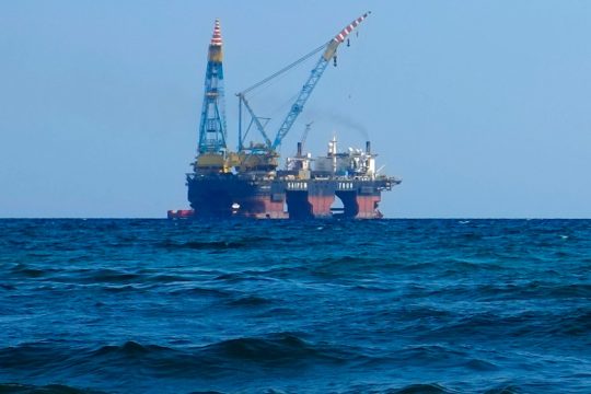 Υδρογονάνθρακες στο «μπλοκ 2»: Πέφτουν οι υπογραφές για ερευνητική γεώτρηση στο Ιόνιο