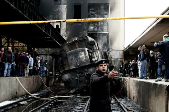 Εξαιτίας καβγά το πολύνεκρο σιδηροδρομικό δυστύχημα στο Κάιρο