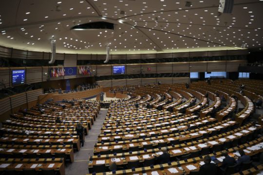 ΕΛΚ και Ευρωπαίοι σοσιαλιστές χάνουν την πλειοψηφία στις ευρωεκλογές