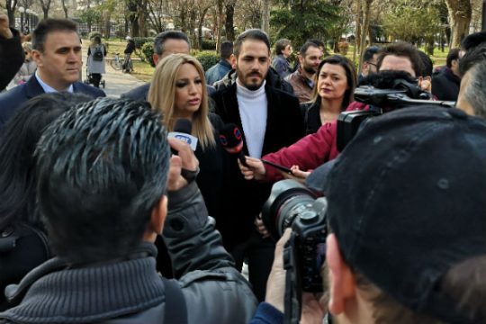 Επίθεση σε Τσίπρα από Βόλο και Καρδίτσα