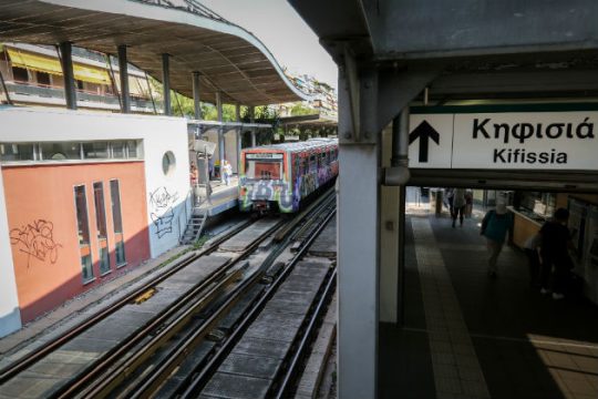 Νέα ταλαιπωρία στον Ηλεκτρικό: Συρμός απέτυχε να φρενάρει έγκαιρα και «προσπέρασε» την πλατφόρμα