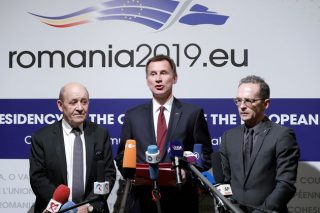 «Πριονίζοντας» το αμερικανικό εμπάργκο