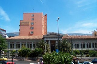 Ελεύθερος με περιοριστικούς όρους ο γιατρός με το φακελάκι