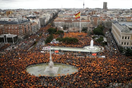 Παραίτηση Σάντσεθ ζήτησαν χιλιάδες διαδηλωτές