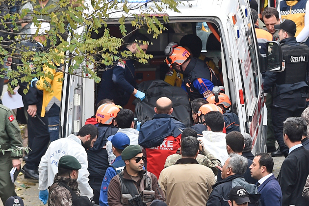 Κατάρρευση οκταώροφου κτιρίου στην Κωνσταντινούπολη