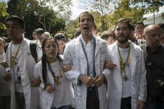 Στηρίζουν Γουαϊδό οι ευρωβουλευτές