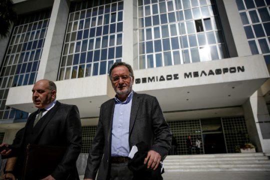 Νόθευση εκλογών και πολιτική ατιμία σε βάρος του καταγγέλλει ο Λαφαζάνης