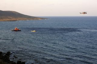 Διαρροή μαζούτ σε κατάστρωμα πλοίου στην Κερατέα