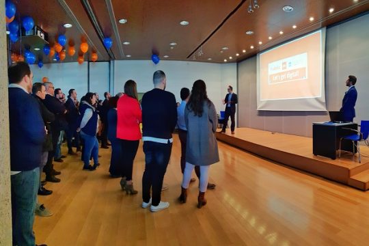 Το Public φέρνει τη μεγαλύτερη πλατφόρμα e-Learning για τους ανθρώπους του