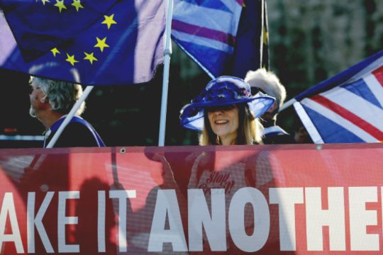 Οι τρεις ημερομηνίες που θα κρίνουν το Brexit κατά τη Μέι