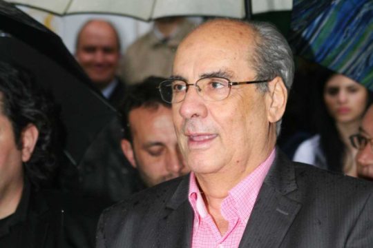 Ο Β. Μιχαλολιάκος ακυρώνει ομιλία του για «αυστηρά προσωπικούς λόγους»