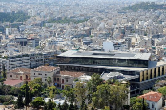 Χιλιάδες πολίτες εκπέμπουν SOS για τα 10ώροφα στου Μακρυγιάννη