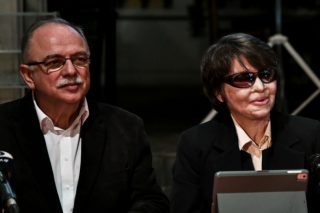 Μέτωπο κατά της Ακροδεξιάς ζητά η Κούνεβα