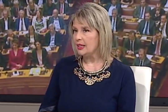 Αγωγή κατά Μητσοτάκη προανήγγειλε η Παπακώστα