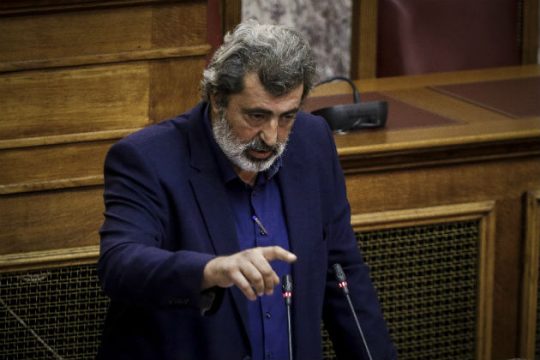 Ο αρκουδιάρης κι η αρκούδα μαζί σ’ ένα σώμα