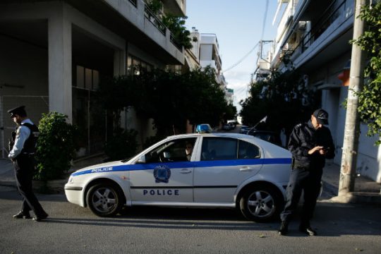 Ανταλλαγή πυροβολισμών μεταξύ αστυνομικών και διαρρηκτών στο Κερατσίνι