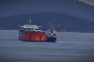 Βαίνει στο τέλος της η περιπέτεια του ακυβέρνητου δεξαμενόπλοιου