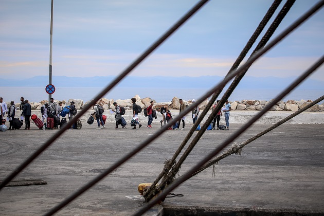 Οι γηγενείς και το πακέτο της Παναγίας