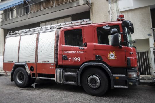 Εκκένωση πολυκατοικίας λόγω πυρκαγιάς στις Σέρρες