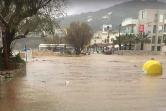 Χανιά: Ζημιές στο δίκτυο ύδρευσης, κλειστά και αύριο τα σχολεία