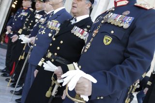 Ασφαιρα πυρά για τις κρίσεις στο στράτευμα