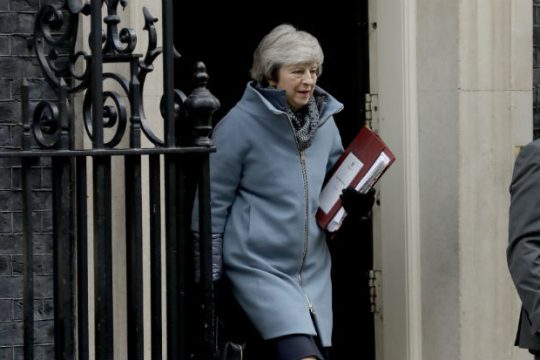 Συμβολική ήττα για την Τερέζα Μέι στη Βουλή των Κοινοτήτων