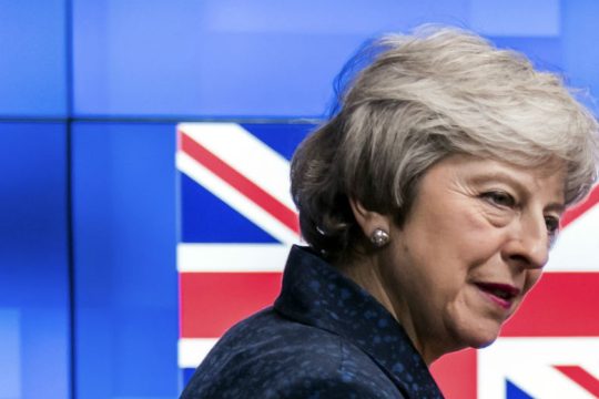 Τρεις υπουργοί ζητούν αναβολή του Brexit