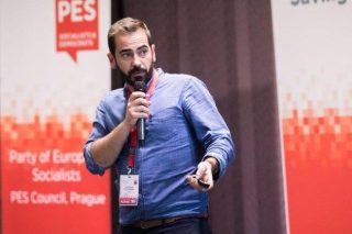 «Το ΚΙΝ.ΑΛΛ. δεν προάγει τις αξίες των Ευρωπαίων Σοσιαλιστών»