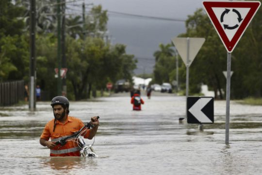 Τεράστιας έκτασης πλημμύρες σαρώνουν μέρος της Αυστραλίας