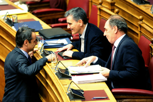 Τσακαλώτος εναντίον Μητσοτάκη για τους «λαϊκιστές» της Ευρώπης