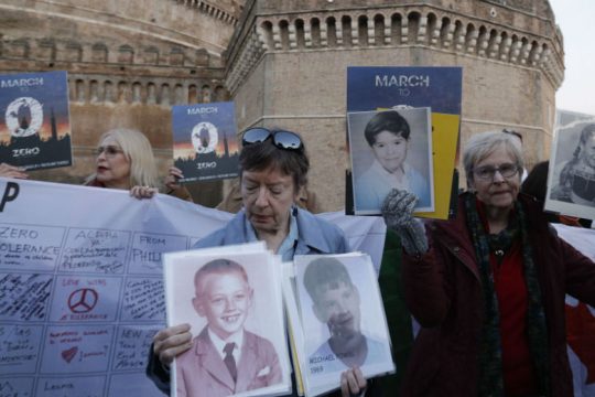 «Ιερά Σύνοδος» στο Βατικανό για τα σεξουαλικά σκάνδαλα