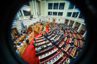 Τα σενάρια στήριξης των μικρών κομμάτων χωρίς Κ.Ο.